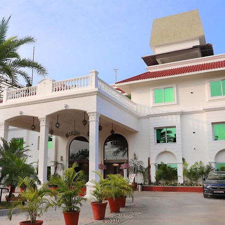Jalsa Hotel & Banquets,Индор Екстериор снимка
