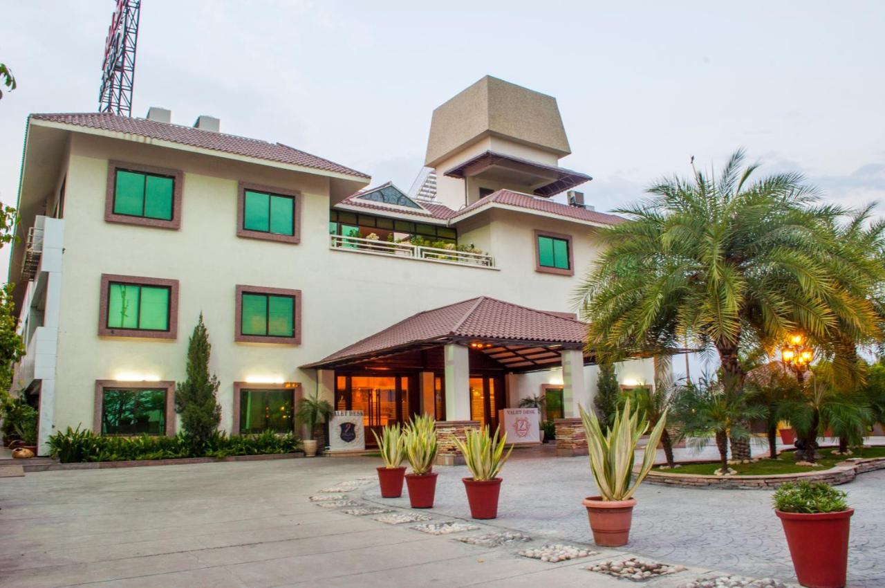 Jalsa Hotel & Banquets,Индор Екстериор снимка