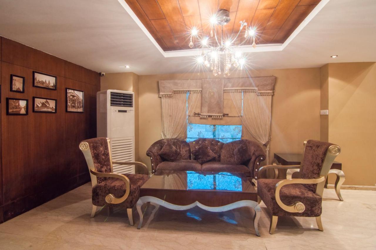 Jalsa Hotel & Banquets,Индор Екстериор снимка