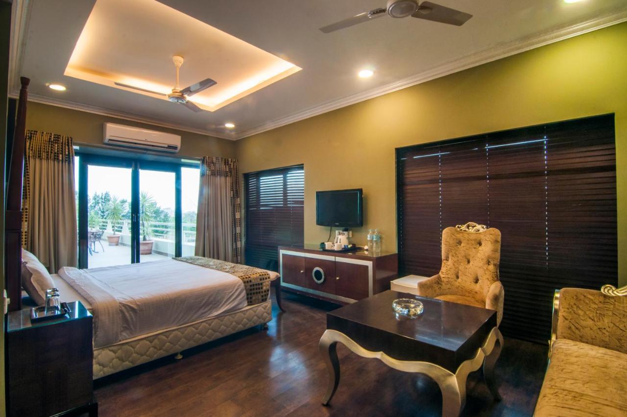 Jalsa Hotel & Banquets,Индор Екстериор снимка