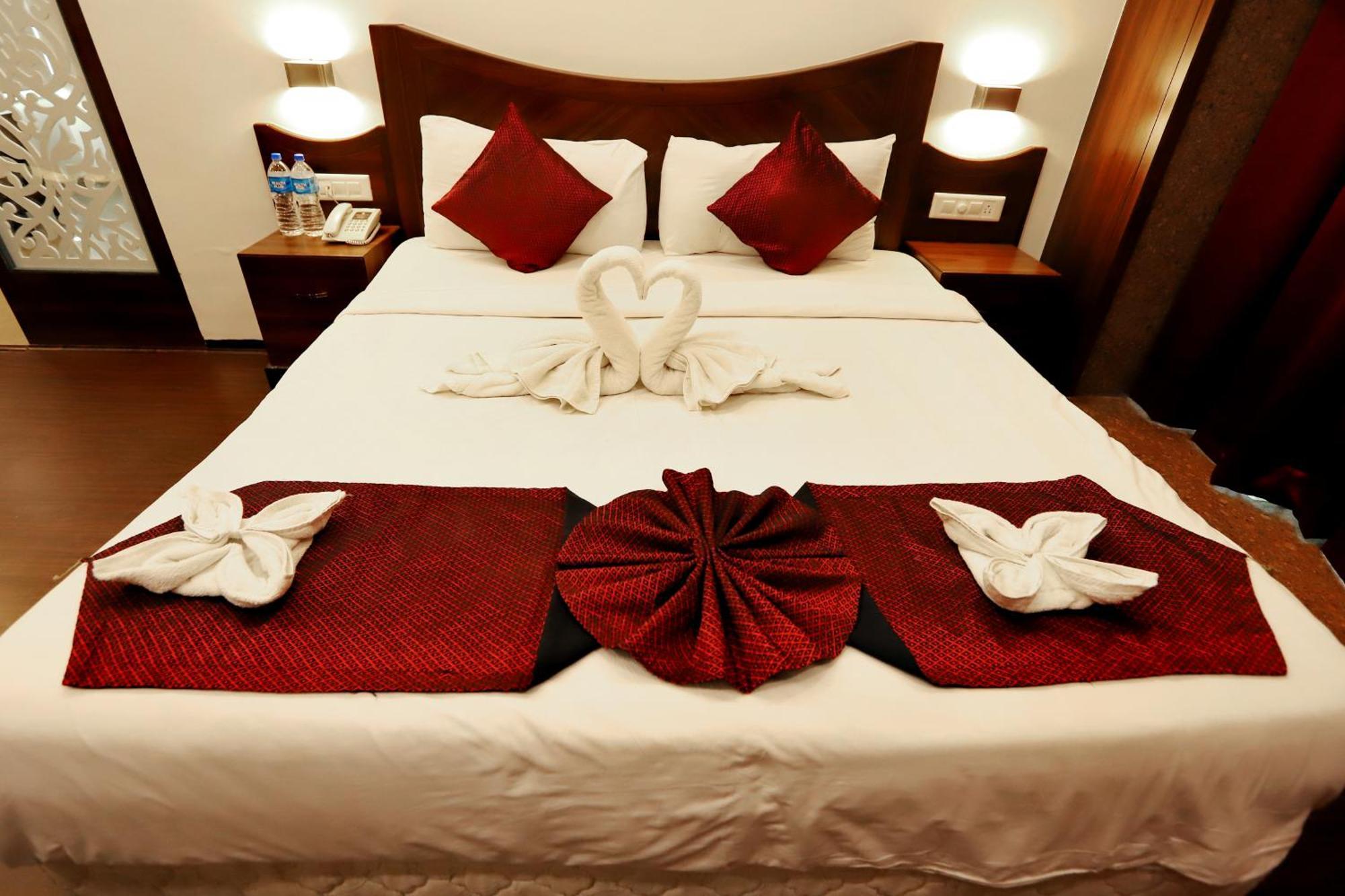Jalsa Hotel & Banquets,Индор Екстериор снимка