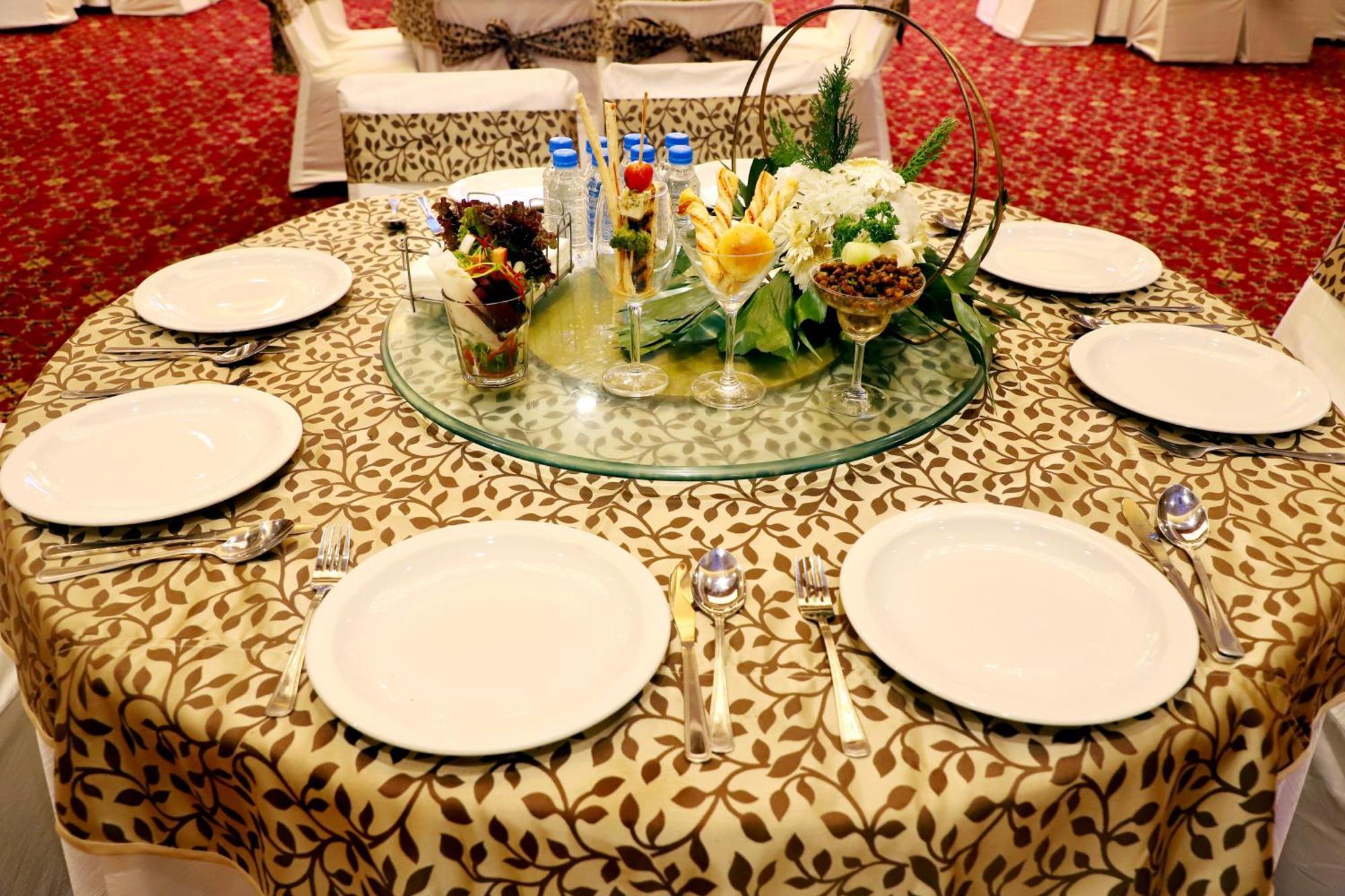 Jalsa Hotel & Banquets,Индор Екстериор снимка