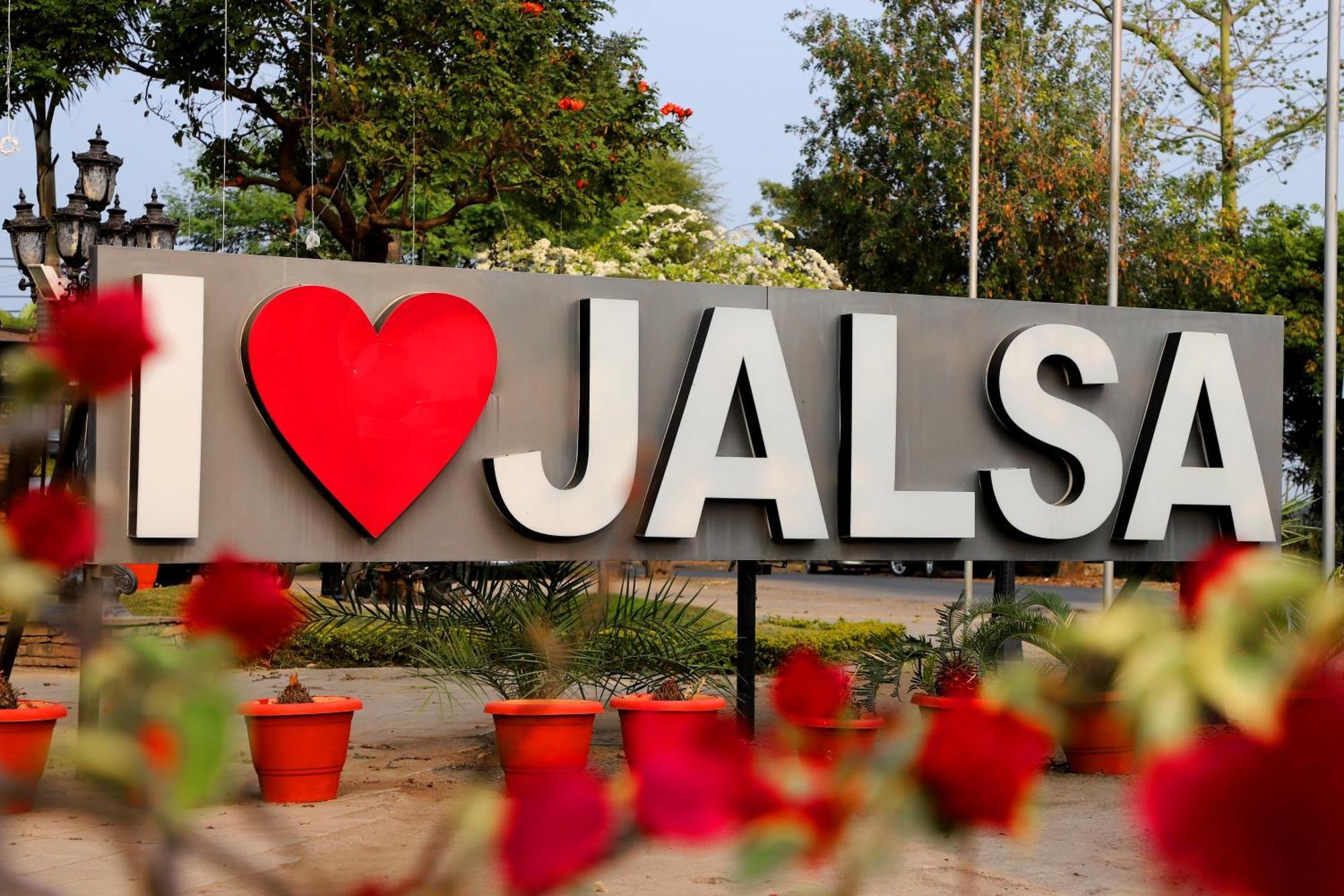 Jalsa Hotel & Banquets,Индор Екстериор снимка