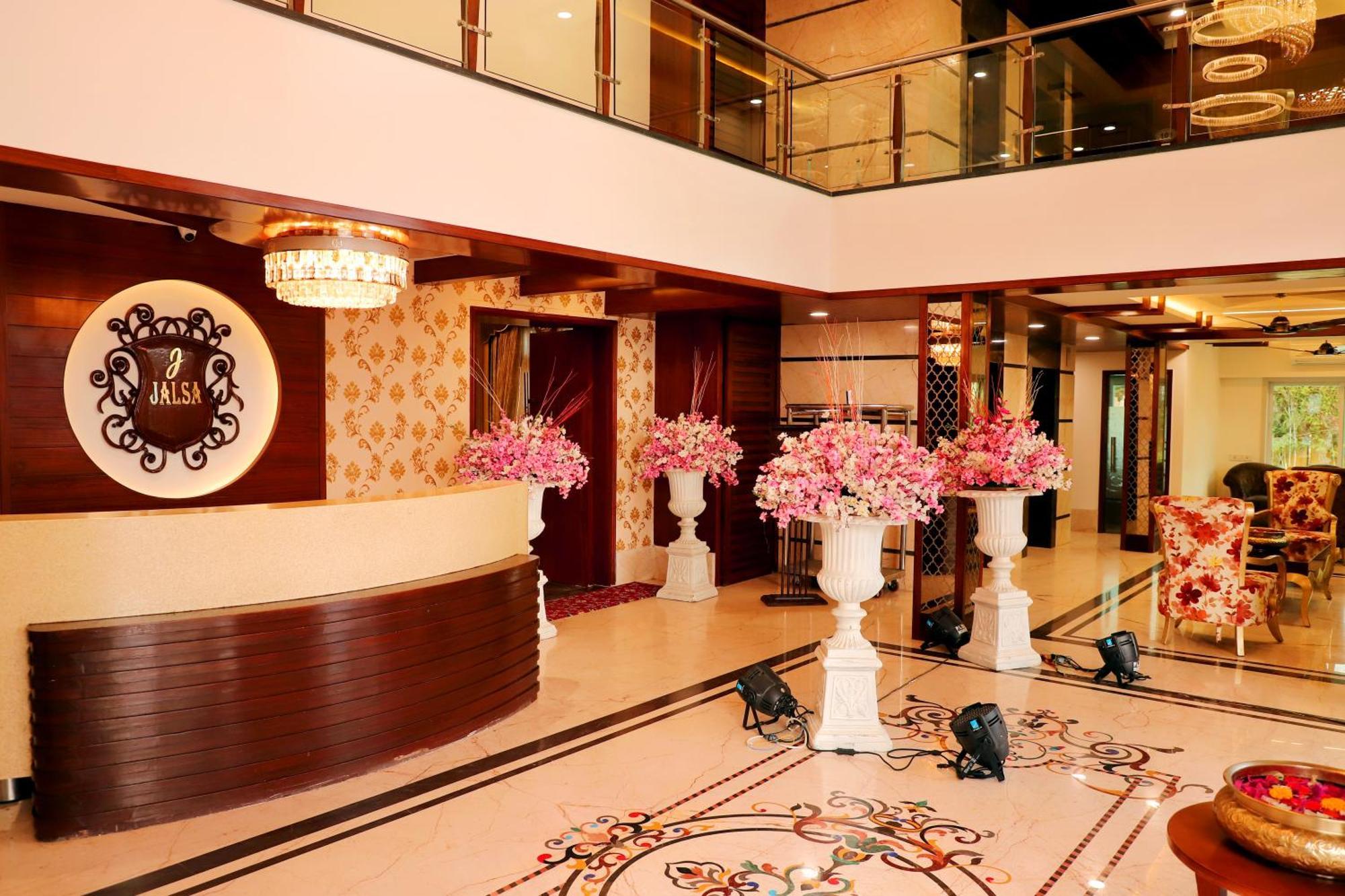 Jalsa Hotel & Banquets,Индор Екстериор снимка