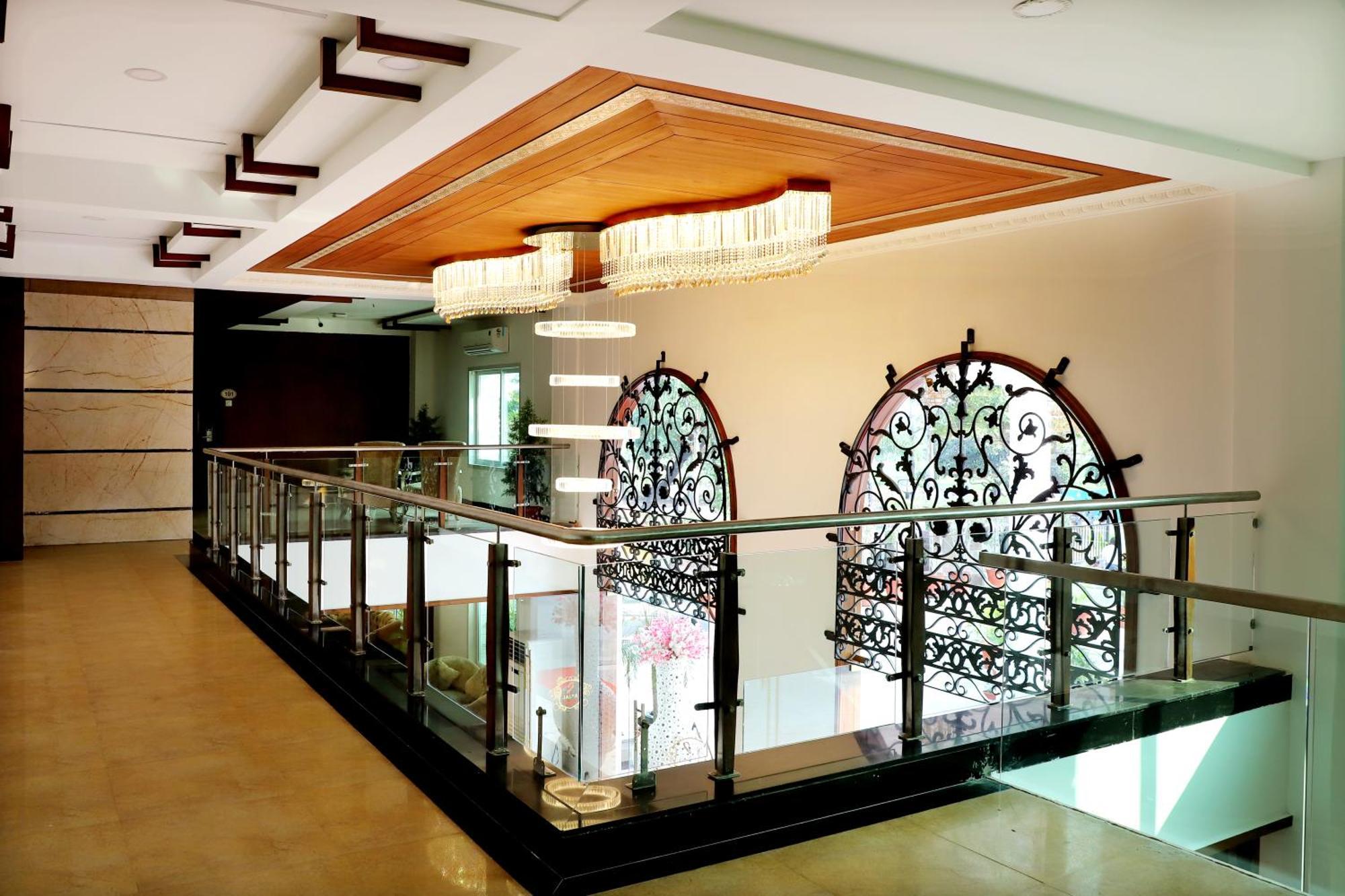 Jalsa Hotel & Banquets,Индор Екстериор снимка