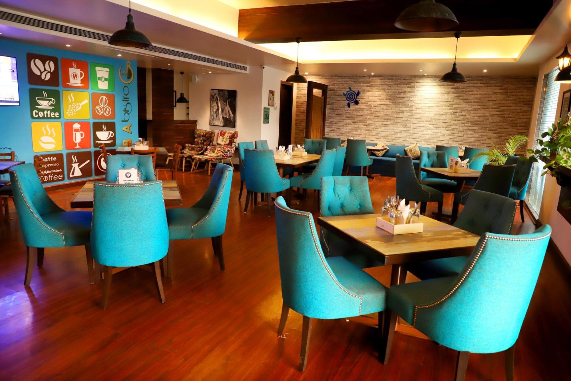 Jalsa Hotel & Banquets,Индор Екстериор снимка