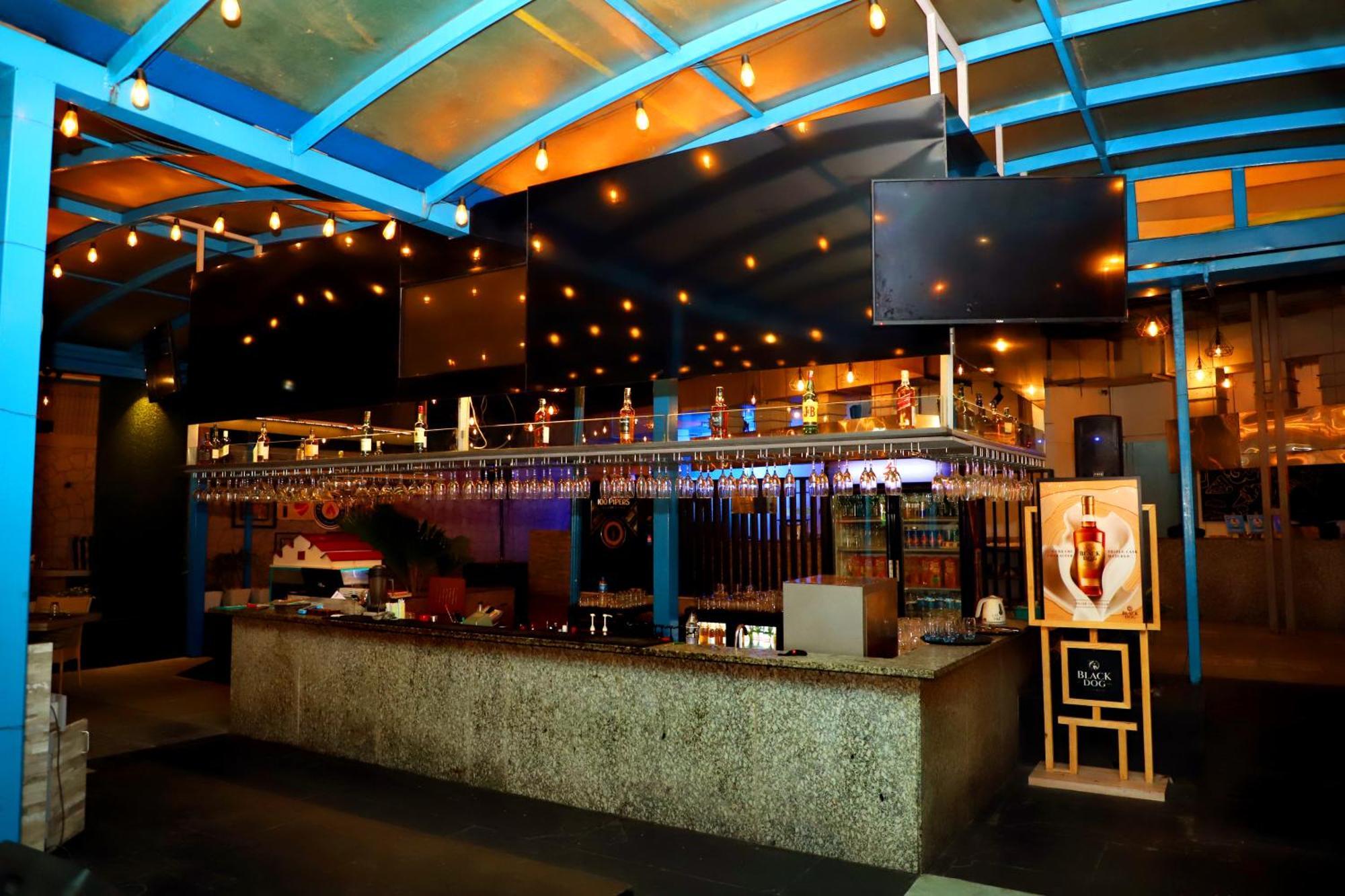 Jalsa Hotel & Banquets,Индор Екстериор снимка