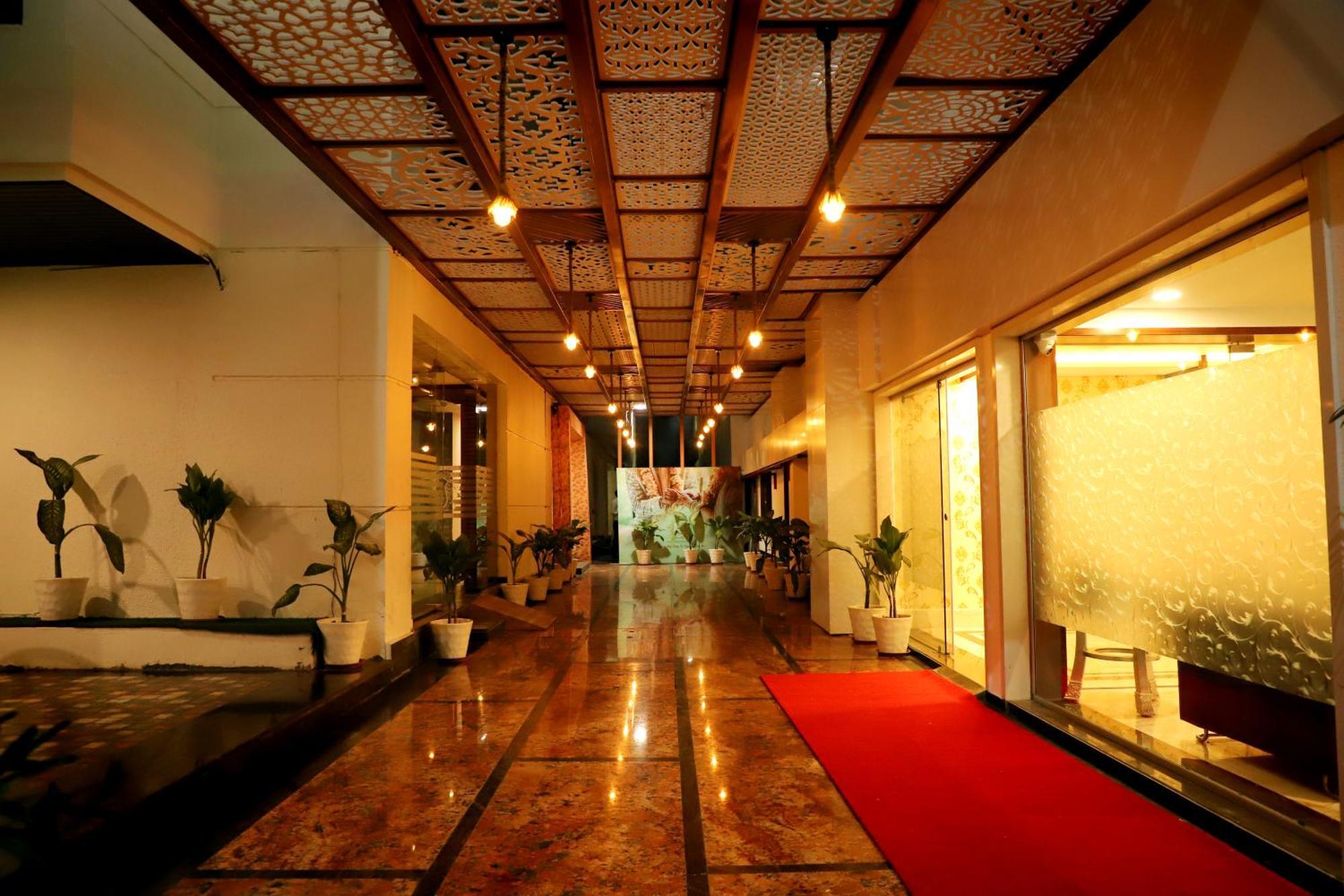 Jalsa Hotel & Banquets,Индор Екстериор снимка